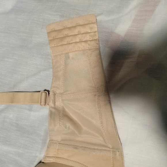 Amazon Essentials Bra Womens Size 36D Classic T-Shirt Bra Nude Underwire - Picture 4 of 7